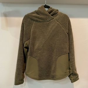 NIKE WOMENS HOODED SHERPA PULLOVER!